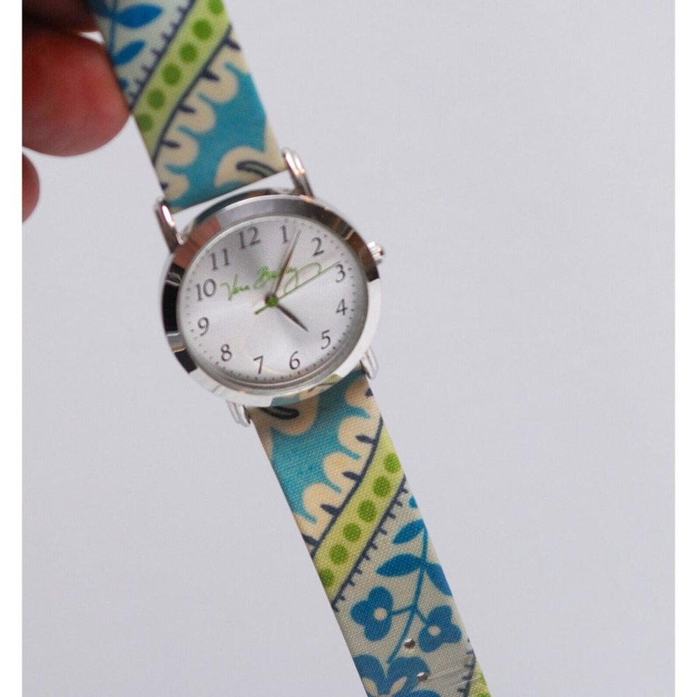 Vera Bradley Wristwatch Silver Tone Dial Blue green pattern floral works